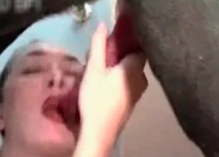 Hot lady wants to swallow the cur's sperm